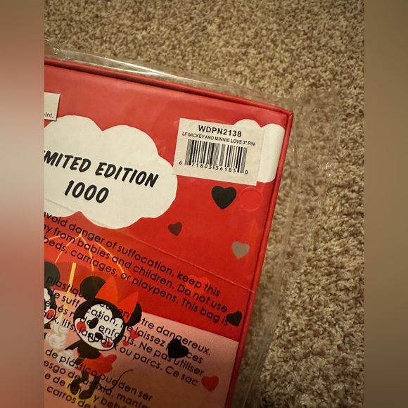 Disney Loungefly Mickey & Minnie Love Globe Enamel Pin Limited Edition - Picture 4 of 4